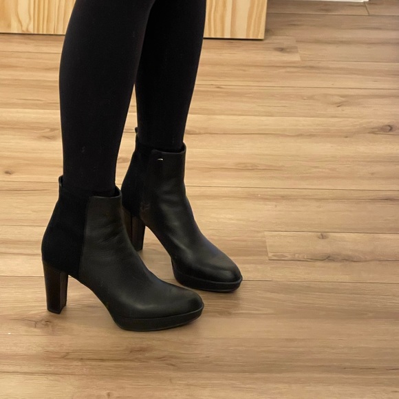 Stuart Weitzman Leather Heeled Boots - Picture 1 of 7